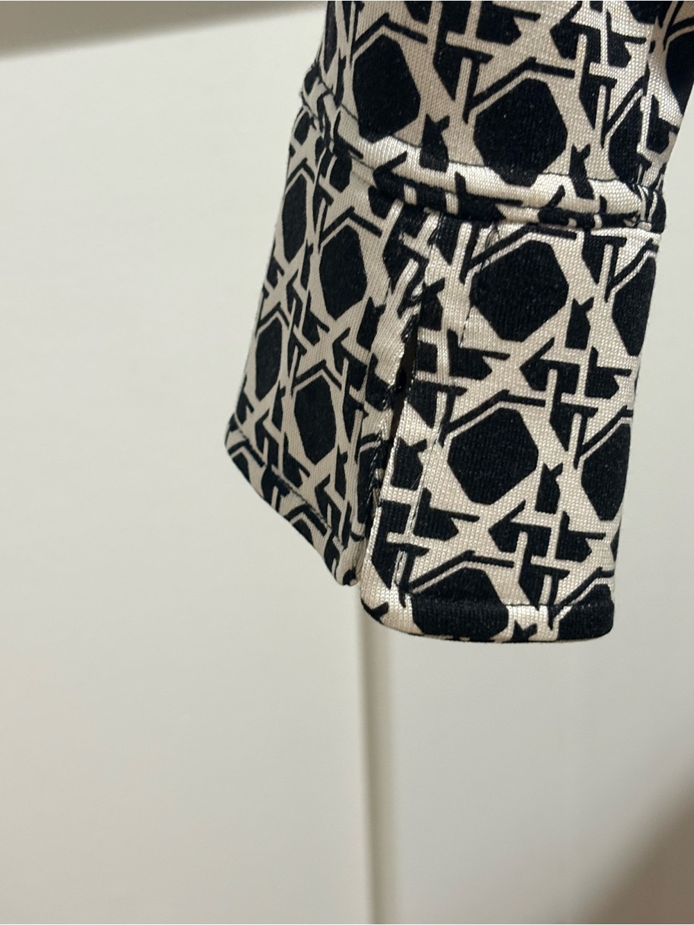 Diane Von Furstenburg - Classic - Black and White Wrap Dress -Size 12 - Picture 7 of 8